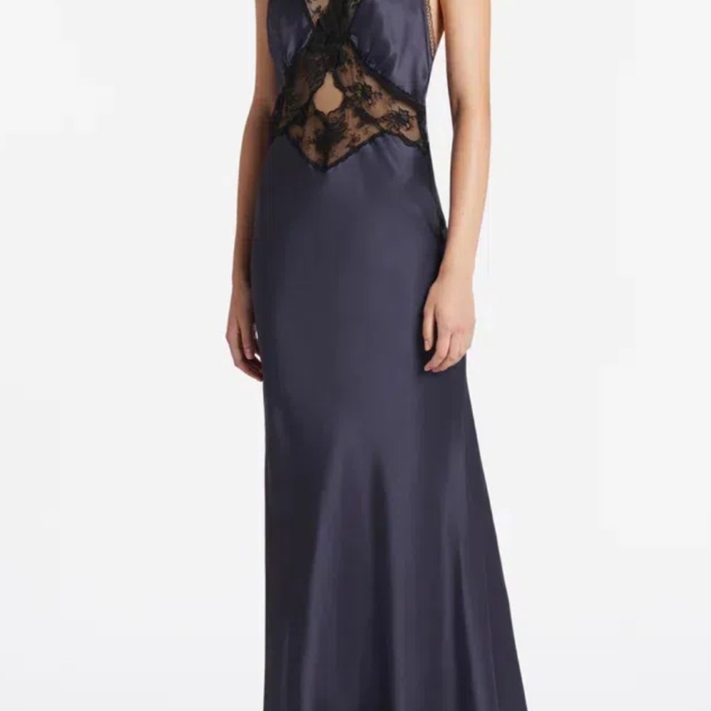 Stunning Sir. The label Aries dress in navy.
100% silk
Size 4 US 10
NWT - Picture 4 of 17